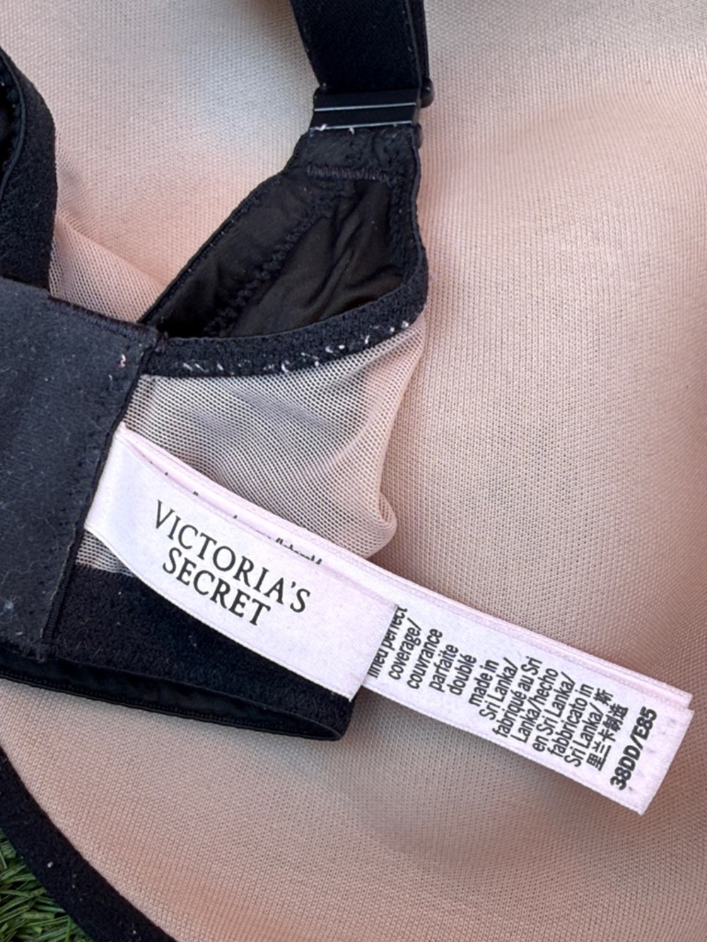 Victoria's Secret Angelight Full Coverage Sheer Spacer Bra Size 38DD - Picture 9 of 10
